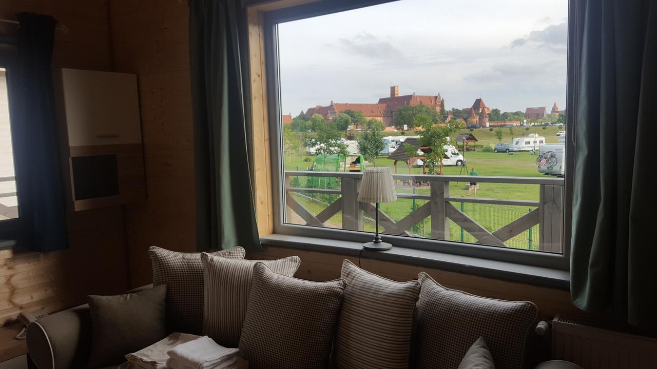Magnolia Pokoje Goscinne Malbork Bagian luar foto