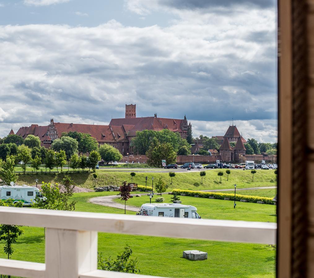Magnolia Pokoje Goscinne Malbork Bagian luar foto