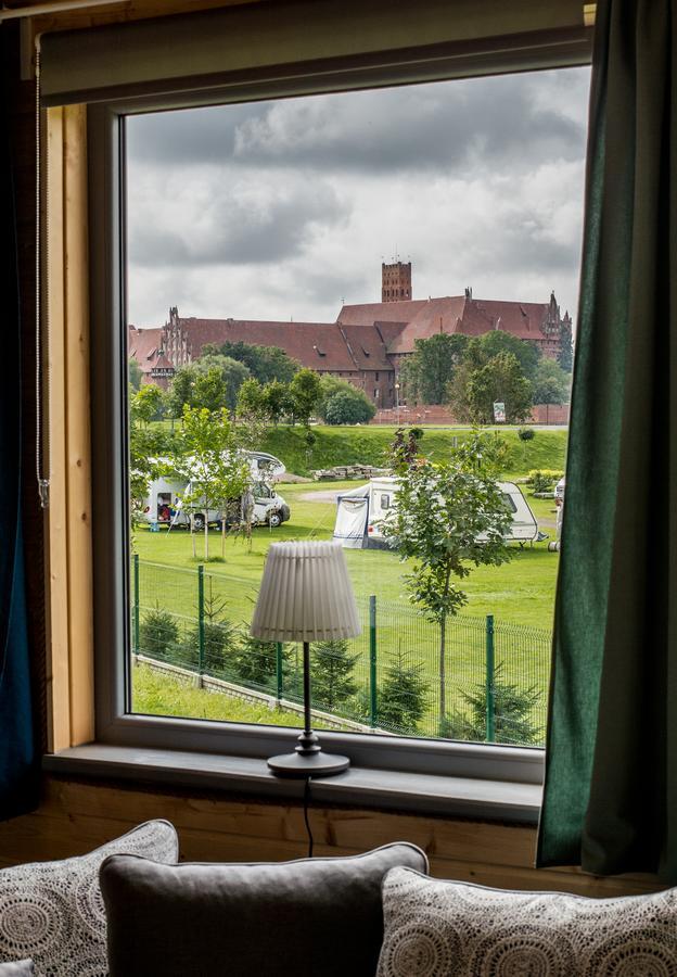 Magnolia Pokoje Goscinne Malbork Bagian luar foto